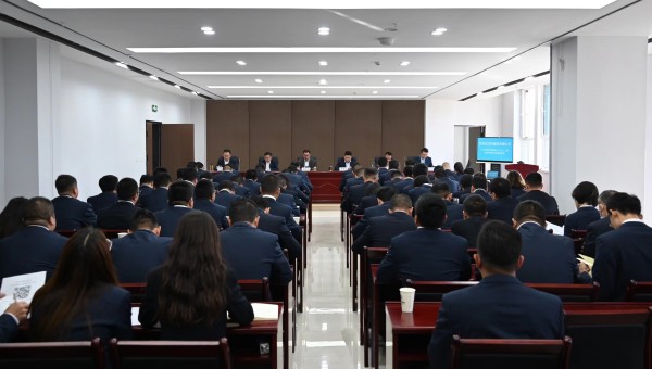 10月14日，交科公司召開2023年安委會（擴(kuò)大）會議暨項目綜合檢查通報會。會議傳達(dá)學(xué)習(xí)了2023年甘肅省第四次安委會擴(kuò)大會議精神等內(nèi)容，對公司上階段安全生產(chǎn)工作進(jìn)行了全面總結(jié)，對下階段安全生產(chǎn)工作進(jìn)