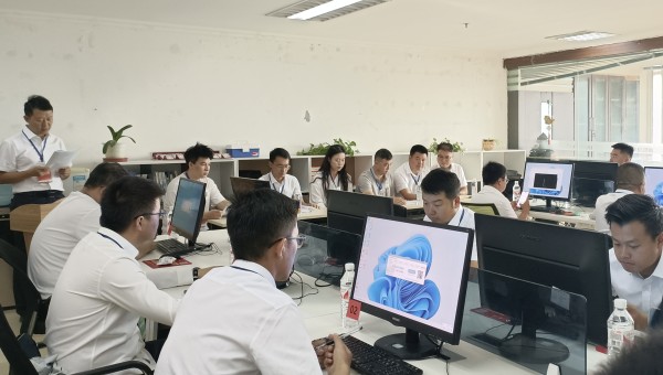 為推進BIM技術(shù)在市政、公路工程建設(shè)中的高效應(yīng)用，選拔、儲備BIM關(guān)鍵技能崗位優(yōu)秀人才，加快高技能人才隊伍建設(shè)，在全司范圍內(nèi)形成重視技能、尊重技能人才的良好氛圍，8月23日，由交科公司工會主辦的202