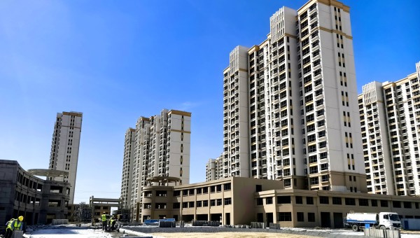 為推動黨建工作深度融入中心任務(wù)，充分激發(fā)全員干事創(chuàng)業(yè)活力，全力推進(jìn)項目復(fù)工復(fù)產(chǎn)，近日，蘭州新區(qū)職投公司黨支部、甘肅建投新區(qū)公司第一黨支部、西部市政建設(shè)集團(tuán)三公司黨支部聯(lián)合開展了“黨建引領(lǐng)強引擎百日攻堅